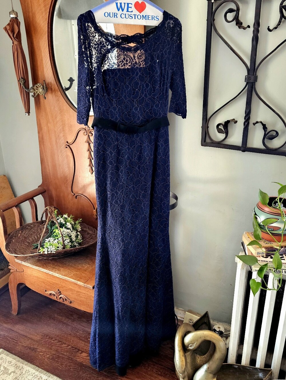 Watters & Watters Navy Lace Formal Gown Size 8 Mermaid Evening Dress Style 3218